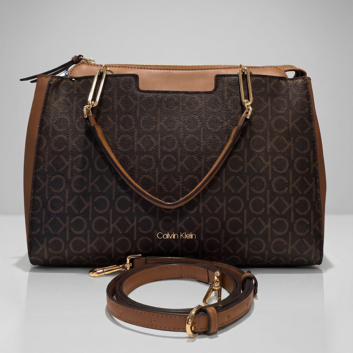 Calvin Klein Satchel Monograma CK