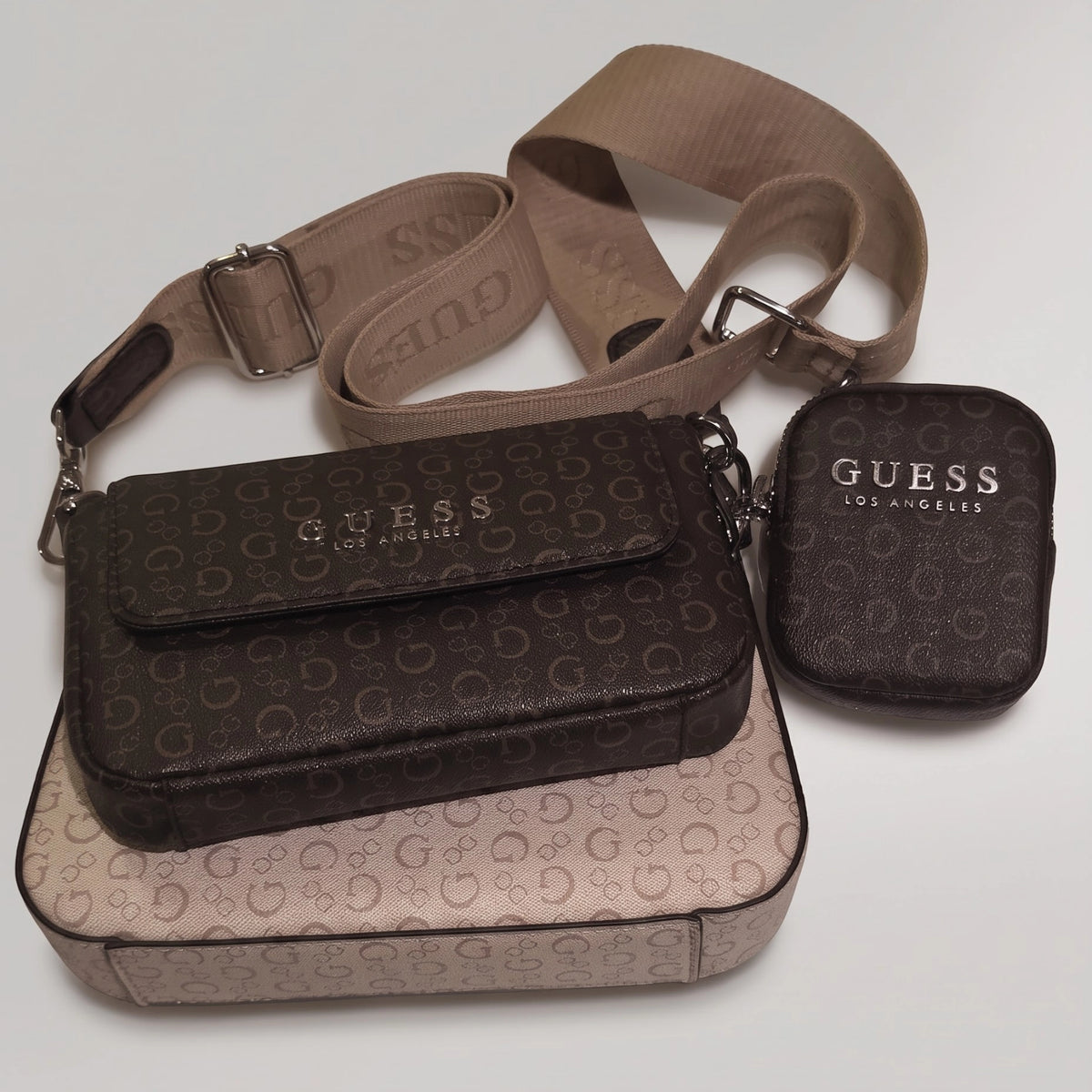 Crossbody multipiezas Guess 3 en 1