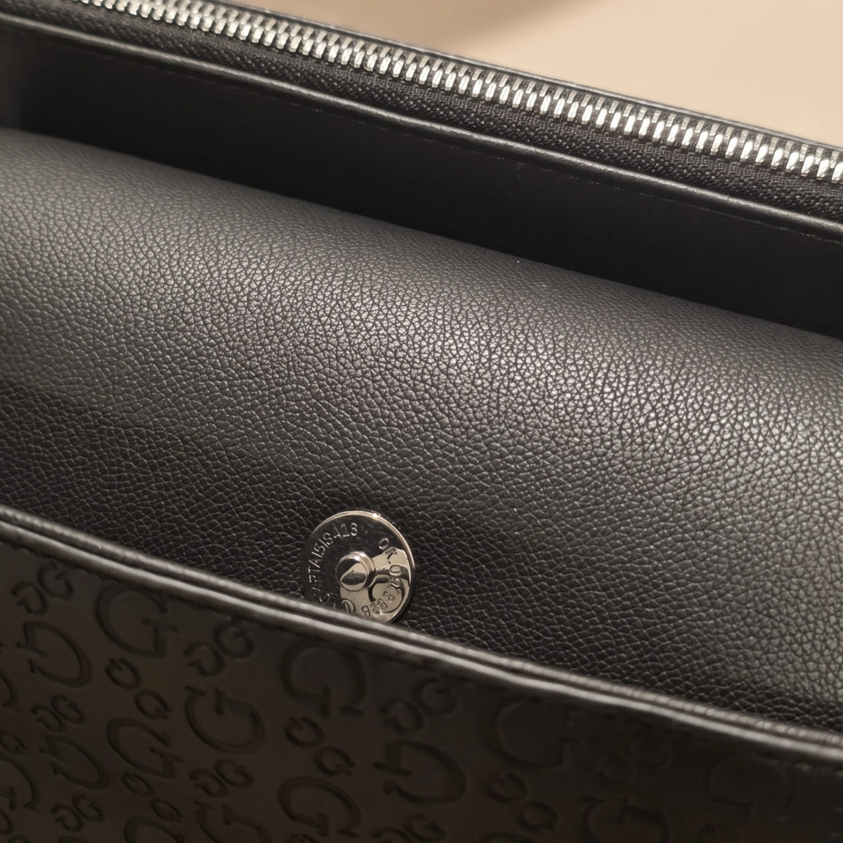 Bolso Tote Guess Keeley + monedero desmontable