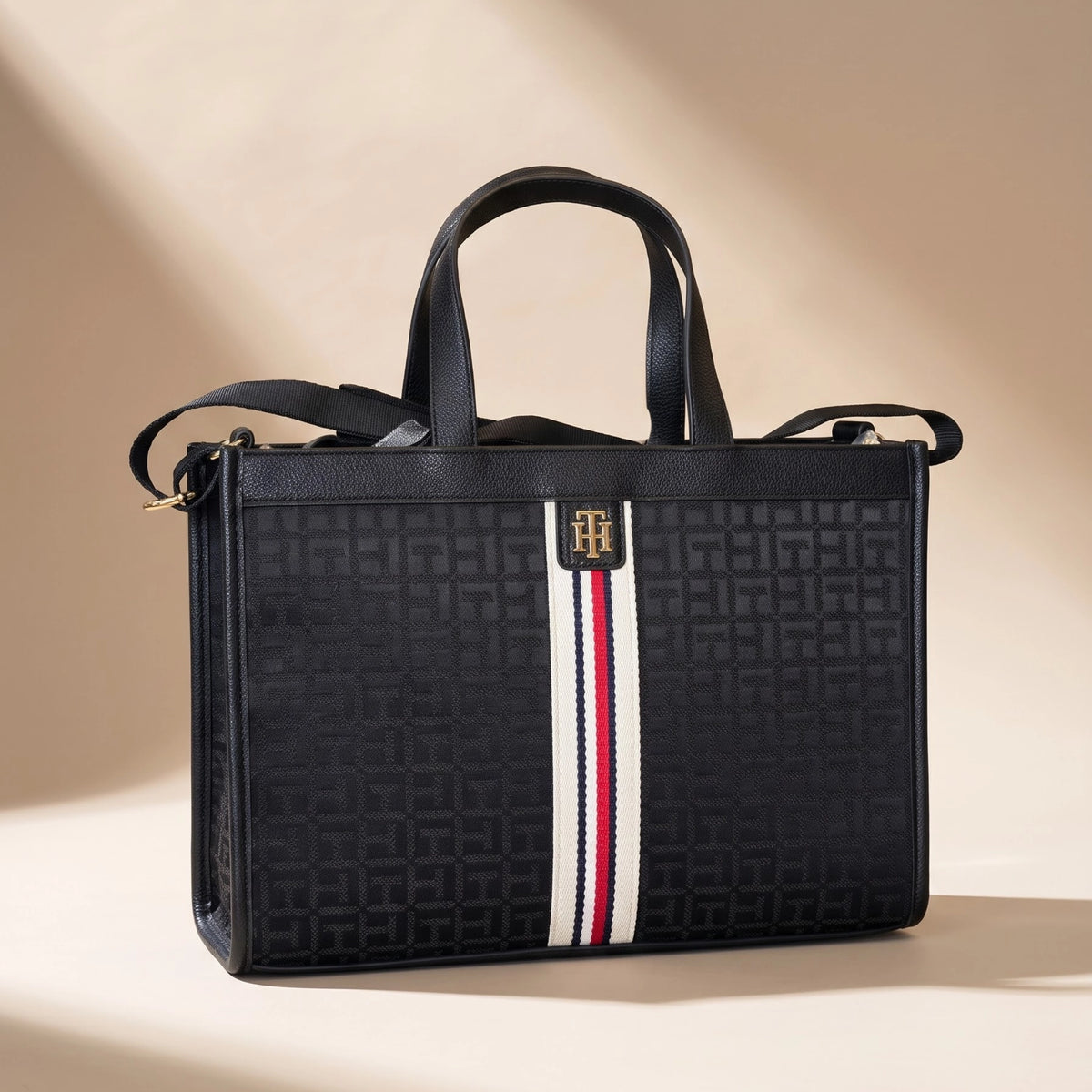 Tommy Hilfiger Tote & Crossbody Bag